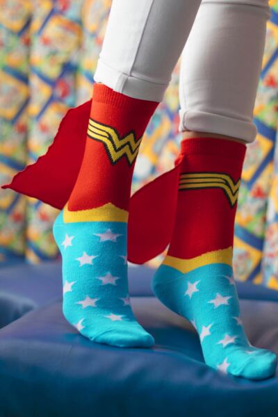 1 Pair DC Comics Wonder Woman Cape Socks Women's - Film & TV Characters